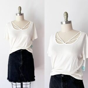 Stitch Fix Cream Crisscross Basic Tee Web Neck White Minimalist Capsule